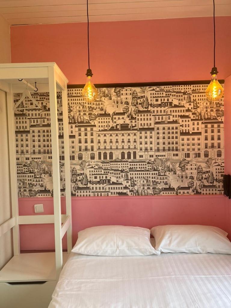 Hotel De La Croix-Rousse Ліон Екстер'єр фото