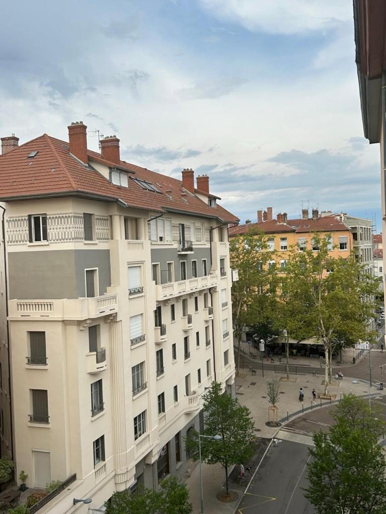 Hotel De La Croix-Rousse Ліон Екстер'єр фото