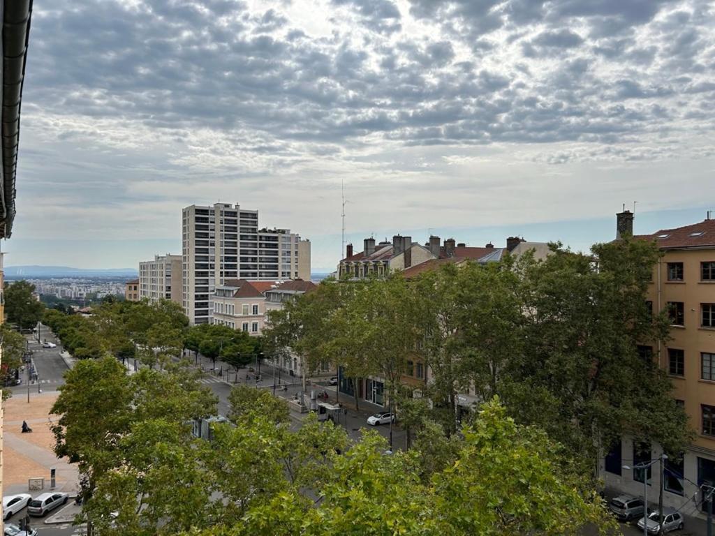 Hotel De La Croix-Rousse Ліон Екстер'єр фото
